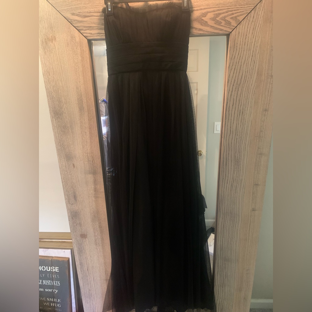 Gorgeous Vera Wang Black Strapless Tulle Gown Size 6 Tall